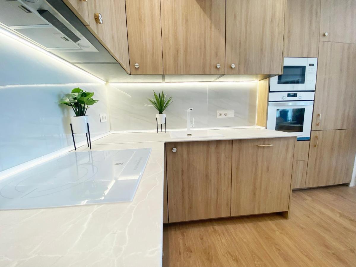 Miramar Luxurious Flat, 3 Double Rooms, Free Parking, Terrace, Completely New San Sebastián Esterno foto