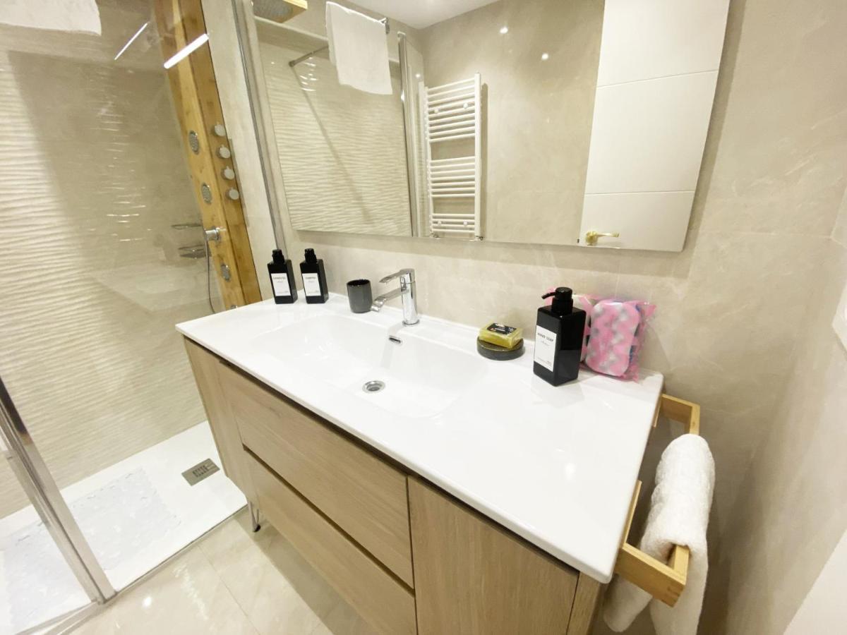Miramar Luxurious Flat, 3 Double Rooms, Free Parking, Terrace, Completely New San Sebastián Esterno foto